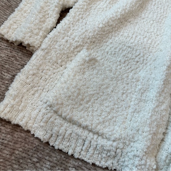 Cupio White Popcorn Boucle Cardgian Sweater - Picture 3 of 7
